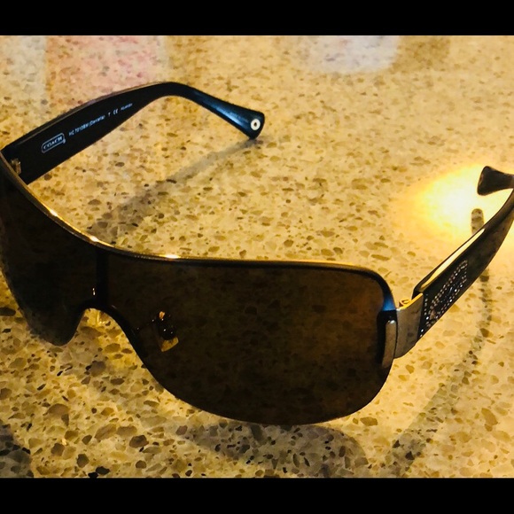 Authentic Oversized Coach Sunglasses + Coach case - Picture 2 of 7